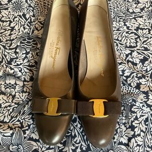 Salvatore Ferragamo Women's Dark Brown Flats Size:9.5, Pre-Owned Worn Soles